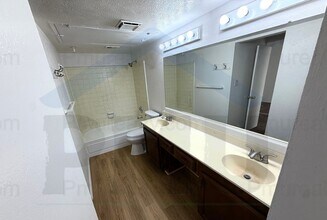 7169 Sorcey Rd in Dallas, TX - Foto de edificio - Building Photo