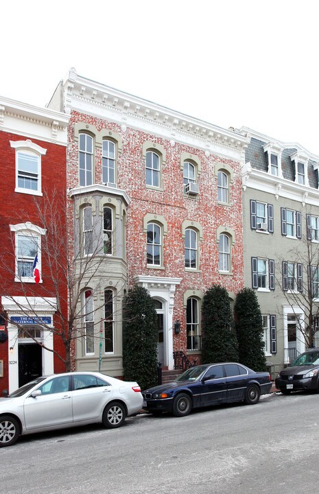 3226 N St NW in Washington, DC - Foto de edificio