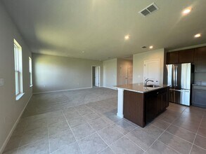 370 Crestwind Dr in Daytona Beach, FL - Building Photo - Building Photo