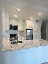 1 Irving Pl in New York, NY - Building Photo - Building Photo