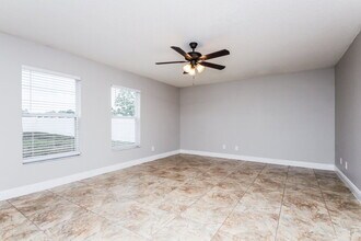 3261 Amberley Park Cir in Kissimmee, FL - Building Photo - Building Photo