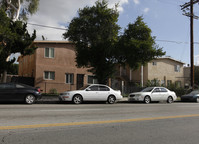 6318 Coldwater Canyon Ave in North Hollywood, CA - Foto de edificio - Building Photo