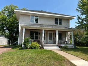 212 14th St in Cloquet, MN - Building Photo - Building Photo