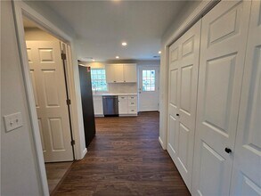 140 Tower Hill Rd in North Kingstown, RI - Building Photo - Building Photo