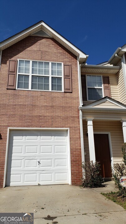 5485 Sierra Tr in College Park, GA - Building Photo