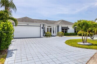 4902 N Travelers Palm Ln in Tamarac, FL - Building Photo - Building Photo