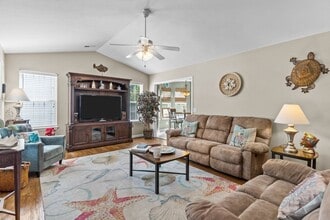 107 NE 30th St in Oak Island, NC - Building Photo - Building Photo