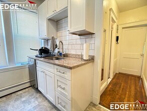 24 Wallingford Rd, Unit 3 in Boston, MA - Building Photo - Building Photo