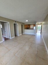 1520 Lake Crystal Dr in Royal Palm Beach, FL - Building Photo - Building Photo