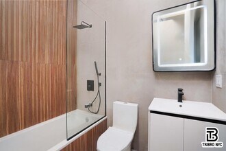 850 Flushing Ave in Brooklyn, NY - Building Photo - Building Photo