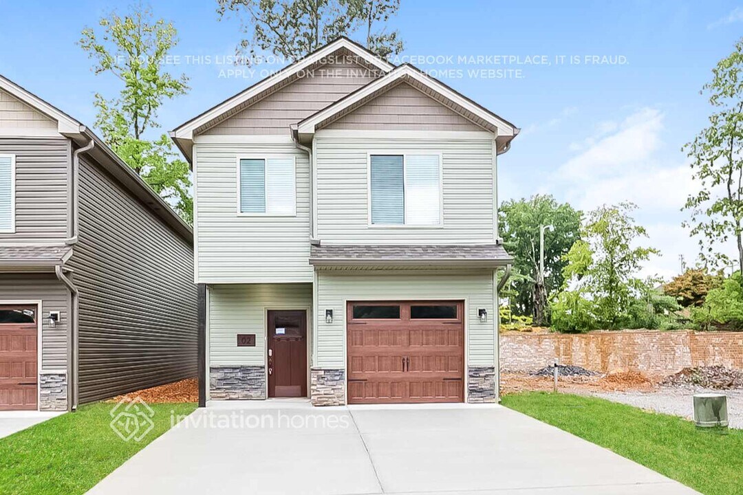 211 Golf Club Ln in Springfield, TN - Building Photo