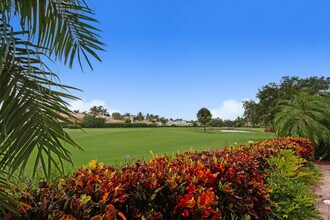 528 Les Jardin Dr in Palm Beach Gardens, FL - Building Photo - Building Photo