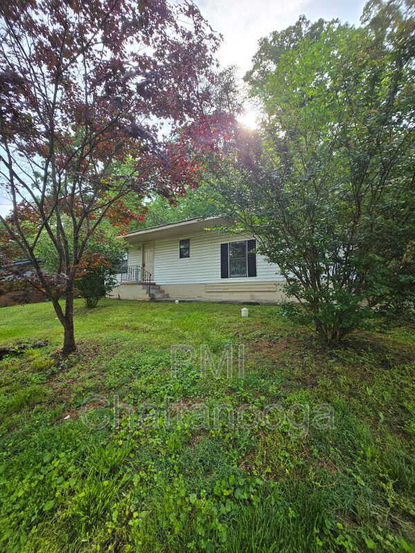 1726 Ashmore Ave in Chattanooga, TN - Building Photo - Building Photo