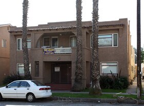 E. 3rd St. Apartments in Long Beach, CA - Building Photo