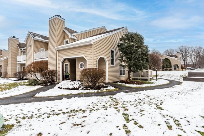 property at 822 Hampton Pl Blvd
