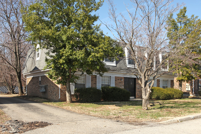 3404 Breckenridge Ln in Louisville, KY - Building Photo - Building Photo