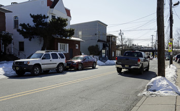 130 - 134 Stuyvesant Avenue in Lyndhurst, NJ - Building Photo - Building Photo