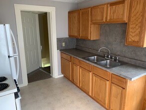 21 Grove St in Dover, NH - Building Photo - Building Photo