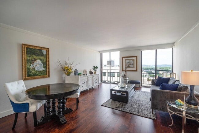 property at 1122 Colorado St