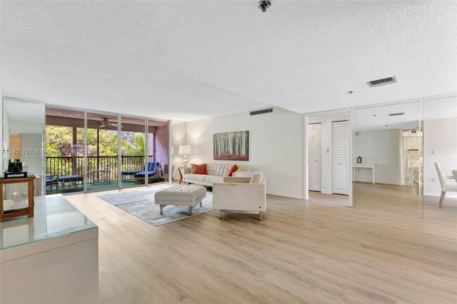 property at 3940 Inverrary Blvd