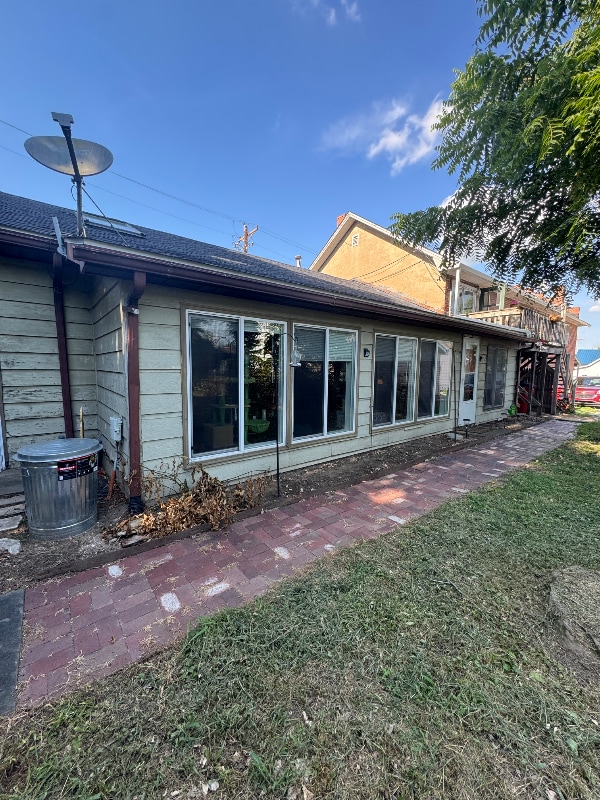 112 S Virginia St in Rockville, IN - Foto de edificio - Building Photo