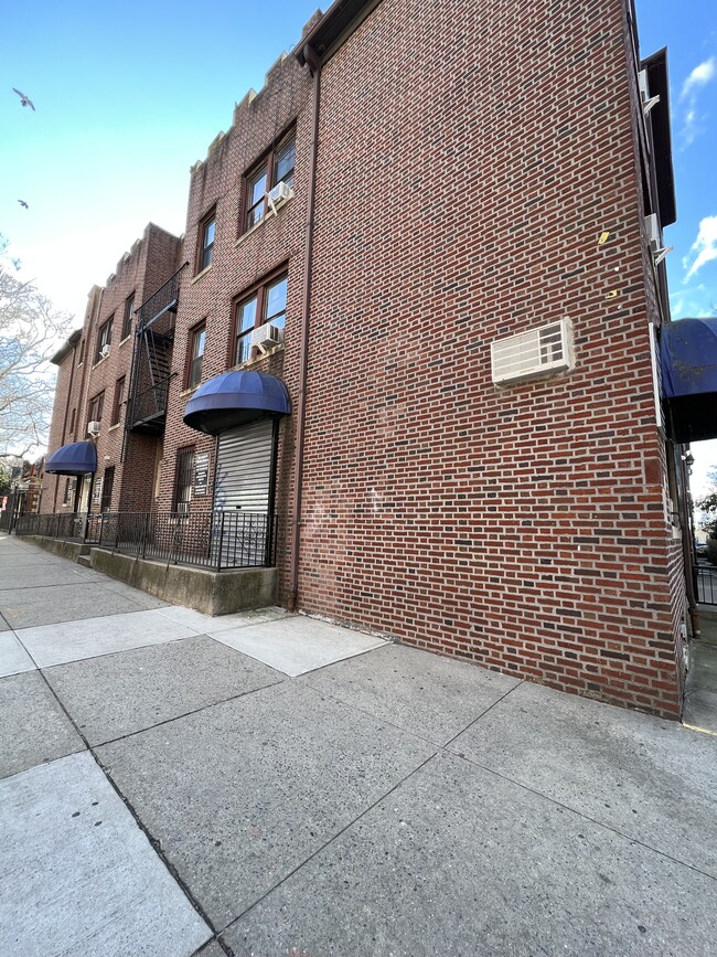 7222 34th Ave in Flushing, NY - Building Photo - Building Photo