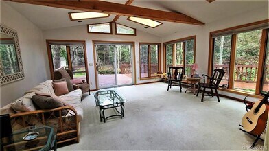52 Medallion Rd in Kiamesha Lake, NY - Building Photo - Building Photo