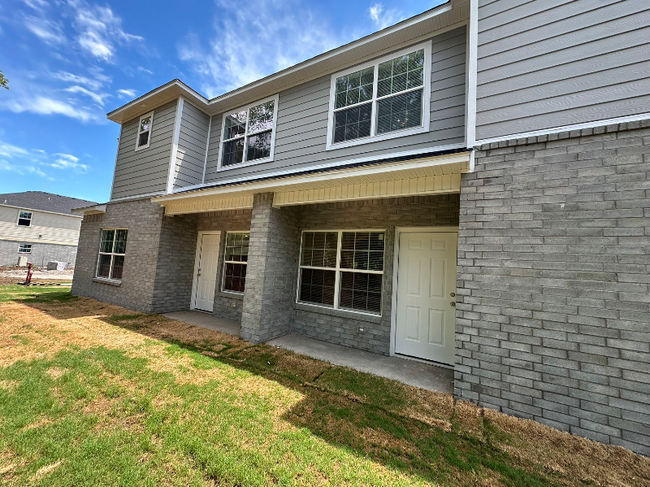 987 S Benchmark Ln in Fayetteville, AR - Building Photo - Building Photo