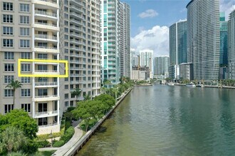 888 Brickell Key Dr in Miami, FL - Building Photo - Building Photo