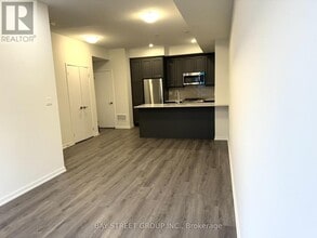 130 Honeycrisp Cres in Vaughan, ON - Building Photo - Building Photo