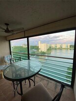 101 SE 3rd Ave in Dania Beach, FL - Building Photo