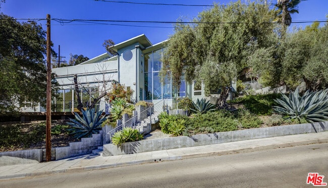 property at 1801 Baxter St