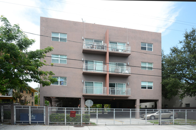 529 NE 62nd St in Miami, FL - Foto de edificio - Building Photo