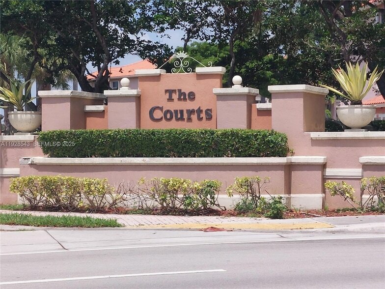 6560 NW 114th Ave, Unit 526 in Doral, FL - Foto de edificio