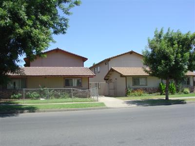 149-163 W 11th St in Merced, CA - Foto de edificio - Building Photo