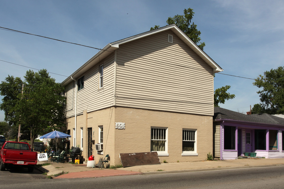801 Silver St in New Albany, IN - Foto de edificio