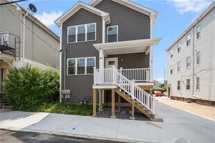 28 Grosvenor Ave in Providence, RI - Building Photo
