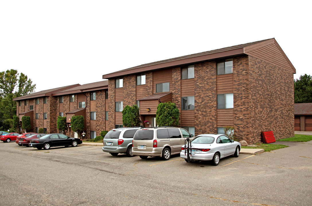 Tower Heights Apartments in Sauk Rapids, MN - Building Photo