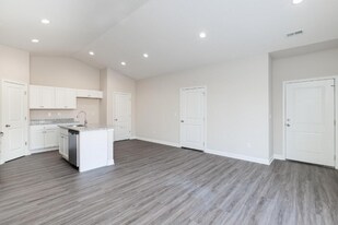 12031 W Shadow Lakes St in Wichita, KS - Building Photo