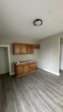 928 Dayton St, Unit B in Hamilton, OH - Building Photo - Building Photo