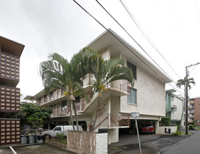 1521 Halekula Way in Honolulu, HI - Building Photo - Building Photo