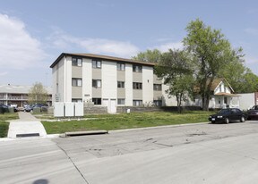 2212 R St Apartamentos