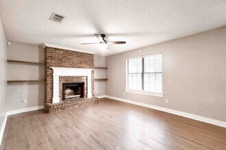 2460 Black Oak Trail in Pensacola, FL - Building Photo - Building Photo