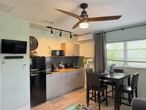 1681 SW 55th Ave-Unit -0 in Plantation, FL - Building Photo - Building Photo