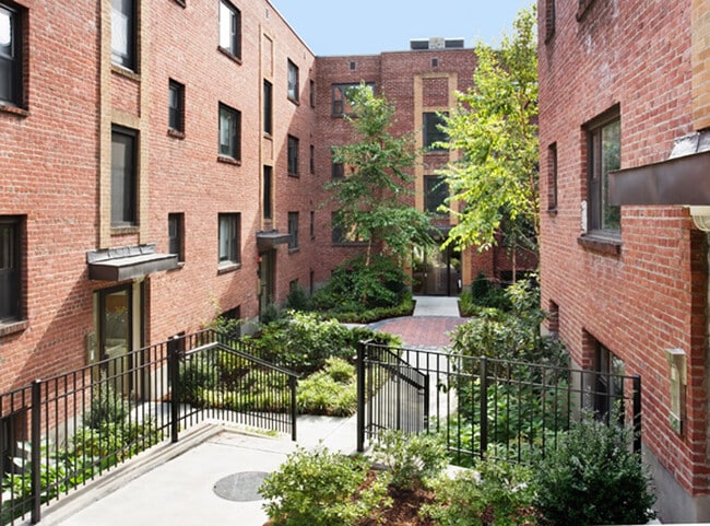 42 Harvard Ave, Unit 4