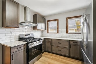 1705 W Custer Ave in Milwaukee, WI - Foto de edificio - Building Photo