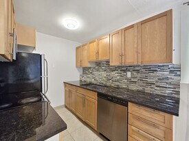 8112-8136 36 Ave NW in Calgary, AB - Building Photo