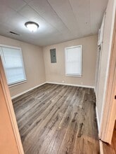 341 E Henry St in Poplar Bluff, MO - Building Photo - Building Photo