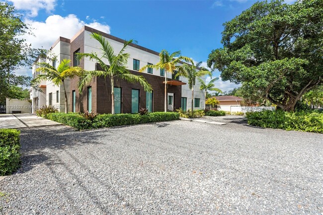 5500 SW 67th Ave in Miami, FL - Building Photo - Building Photo