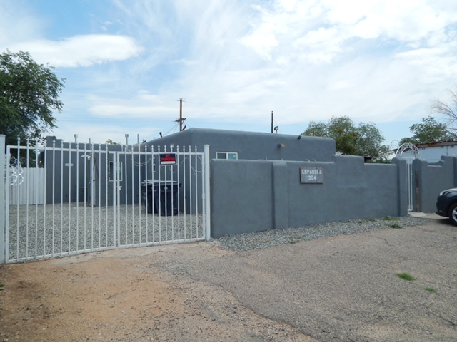 204 Espanola St NE in Albuquerque, NM - Building Photo